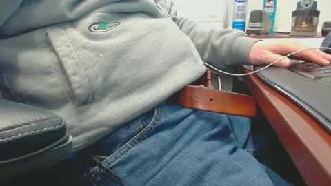 Snapshot of squirrelly82 chatting on February 2026 09:30:02 PM make me cum c2c talk to me online show from February 2026 09:30:02 PM