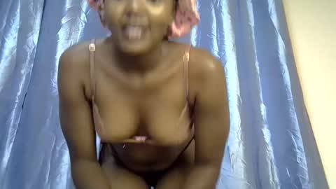 squirt_quueen online show from March 2026 01:12:02 AM