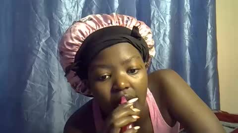 squirt_quueen online show from March 2026 10:01:01 AM