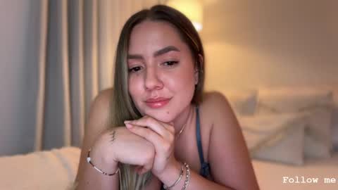 Snapshot of srta__sophie chatting on May 2026 12:50:01 AM Sophie 3 online show from May 2026 12:50:01 AM