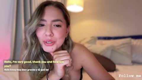 Snapshot of srta__sophie chatting on May 2026 12:19:01 AM Sophie 3 online show from May 2026 12:19:01 AM