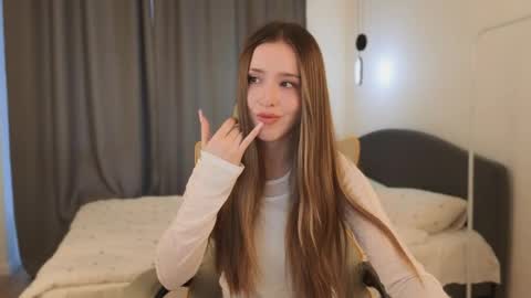 Snapshot of ssurf_time chatting on May 2026 05:26:01 AM Chloe online show from May 2026 05:26:01 AM