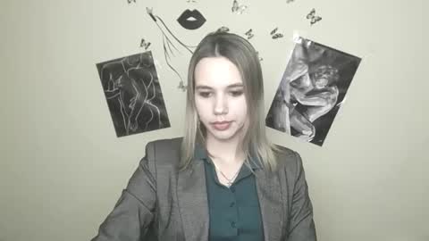 Snapshot of stacy_gr chatting on December 2024 05:11:01 PM Stacy online show from December 2024 05:11:01 PM