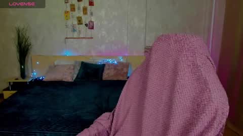 Stacy Mon Tue Wed Thu Fri Sun GMT GMT 3 1000am - 0400pm  online show from February 2025 02:24:01 PM