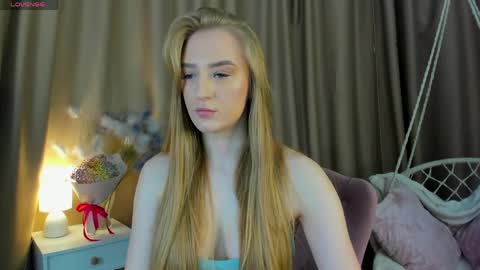 Snapshot of stacy_riiver chatting on April 2026 09:31:01 AM Stacy Mon Tue Wed Thu Fri Sun GMT GMT 3 1000am - 0400pm online show from April 2026 09:31:01 AM