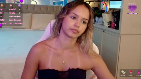 Snapshot of stacy_tylerr chatting on June 2026 07:27:02 PM Stacy Tyler online show from June 2026 07:27:02 PM