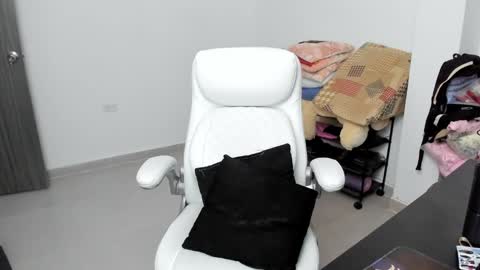 Zulma Yisset online show from January 2025 04:45:01 AM