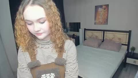 Snapshot of stacyroller chatting on February 2026 07:50:02 PM Violet online show from February 2026 07:50:02 PM