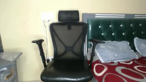 calvin online show from November 2025 02:02:01 AM