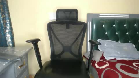 calvin online show from November 2025 02:25:02 AM