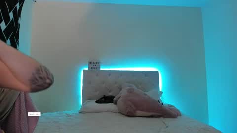 Stand and Rose online show from April 2026 03:46:02 AM