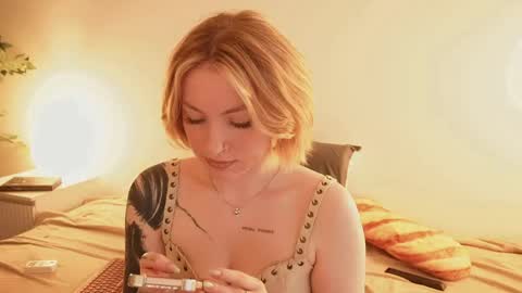 Snapshot of stanovaya300kg chatting on May 2026 01:18:01 PM Kristina online show from May 2026 01:18:01 PM