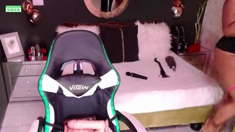 Snapshot of starhappy chatting on September 2025 01:38:02 AM Welcome Im VICTORIA  Your love is my passion activate my love and moaning with your tips and enjoy with me online show from September 2025 01:38:02 AM