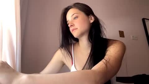 Snapshot of starlabieler chatting on July 2026 11:28:01 AM Lola online show from July 2026 11:28:01 AM