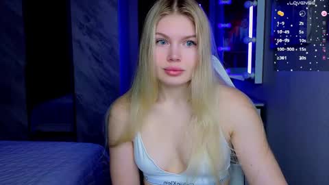 Snapshot of starlight_2004 chatting on April 2026 04:45:02 AM Caroline online show from April 2026 04:45:02 AM