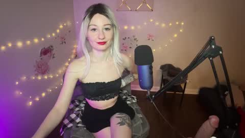 Snapshot of starr1123 chatting on September 2025 03:10:02 AM Starr online show from September 2025 03:10:02 AM