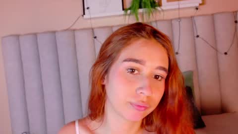 Snapshot of starrmoon__ chatting on May 2026 02:53:02 AM M O O N online show from May 2026 02:53:02 AM