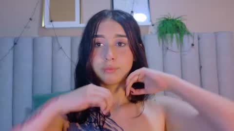 Snapshot of starrmoon__ chatting on July 2026 02:49:02 AM M O O N online show from July 2026 02:49:02 AM