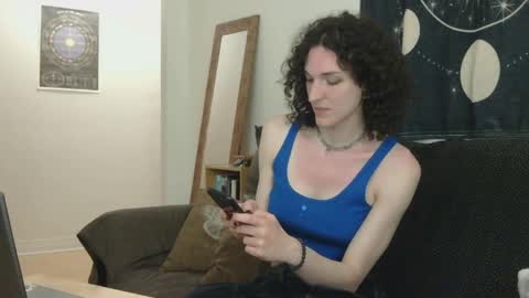Snapshot of starry_soul chatting on May 2026 12:06:01 AM Evan online show from May 2026 12:06:01 AM