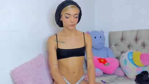 Snapshot of stassiebell chatting on December 2024 06:37:01 PM stassiebell online show from December 2024 06:37:01 PM