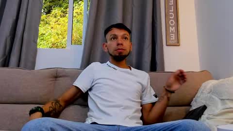 Snapshot of stebansilv_ chatting on May 2026 12:11:02 PM Steban online show from May 2026 12:11:02 PM