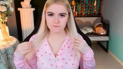 Snapshot of stef_nicks chatting on February 2026 09:07:02 AM stef_nicks online show from February 2026 09:07:02 AM