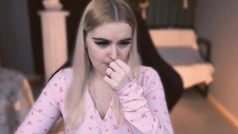 Snapshot of stef_nicks chatting on March 2026 09:05:01 AM stef_nicks online show from March 2026 09:05:01 AM