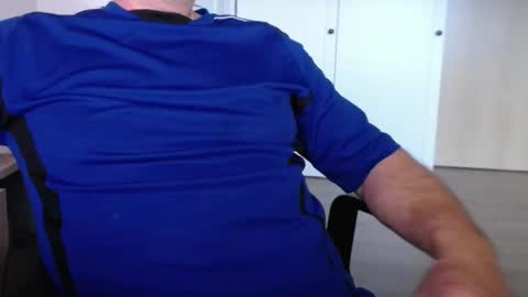 Snapshot of stefan2580 chatting on December 2024 08:01:01 AM Stefan online show from December 2024 08:01:01 AM