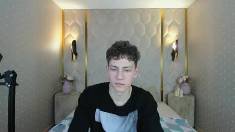 Esrefan online show from February 2026 08:23:01 PM