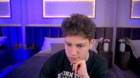 Esrefan online show from February 2026 07:32:01 PM