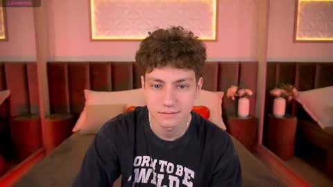 Esrefan online show from February 2026 07:58:02 PM