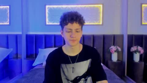 Esrefan online show from February 2026 08:32:01 PM