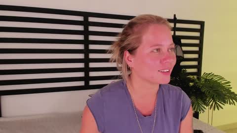 Stefanny   online show from January 2025 06:38:02 PM