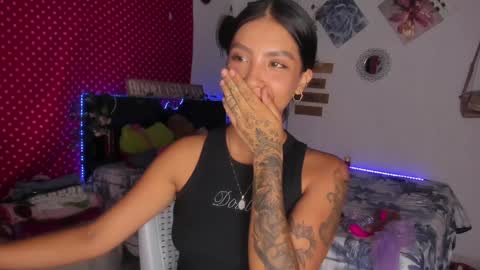 Im MiaIts my first day here  online show from January 2025 04:54:02 AM