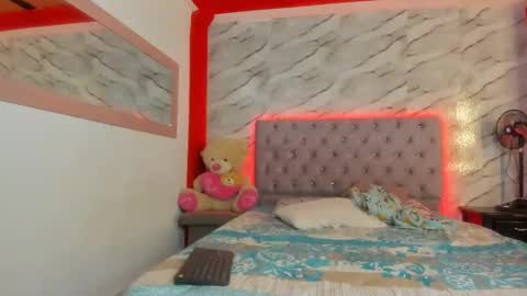 stefany_andruw online show from November 2025 02:33:02 AM