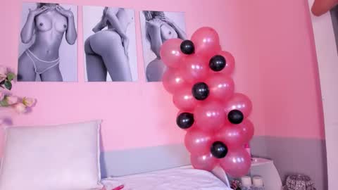 Stefany online show from September 2025 11:43:01 AM