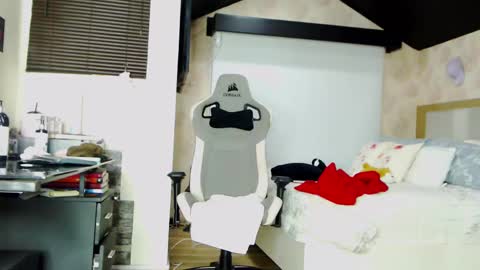 Zuly online show from February 2025 04:46:02 AM