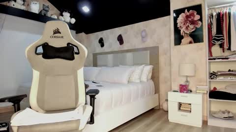 Zuly online show from November 2025 01:11:01 AM