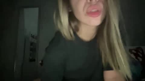 stefy_glow online show from November 2025 11:25:02 PM