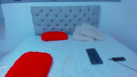 steicy_lan online show from February 2025 09:48:01 PM