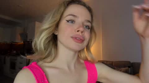 Asella online show from January 2025 12:53:02 PM