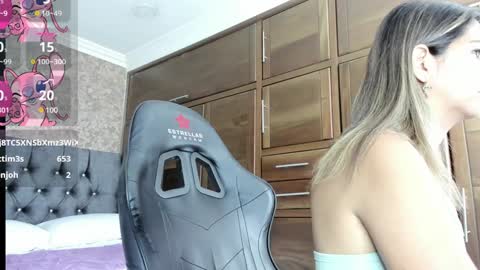 Snapshot of stella_xue chatting on January 2025 02:10:02 AM Estella online show from January 2025 02:10:02 AM