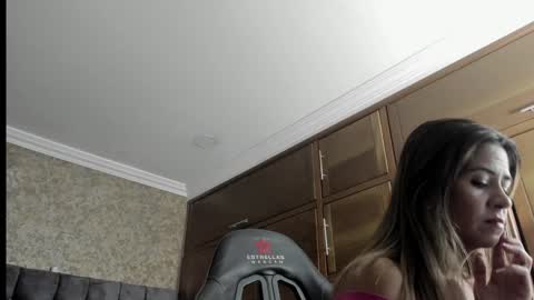 Snapshot of stella_xue chatting on January 2025 07:55:01 PM Estella online show from January 2025 07:55:01 PM