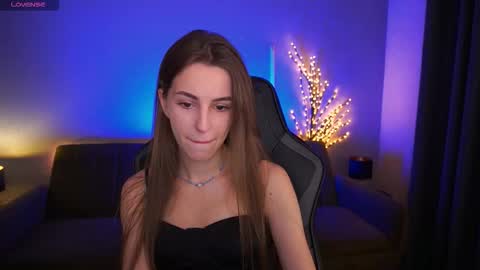 stellahoneywell online show from November 2025 01:23:01 PM