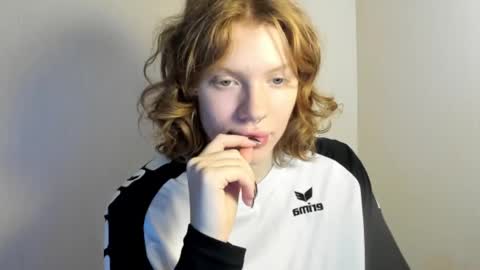 S T E L L A online show from November 2025 09:09:01 AM