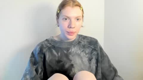 S T E L L A online show from November 2025 09:53:02 AM