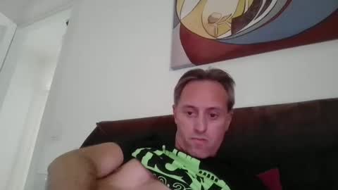 Snapshot of sten015 chatting on September 2025 12:43:02 PM sten015 online show from September 2025 12:43:02 PM