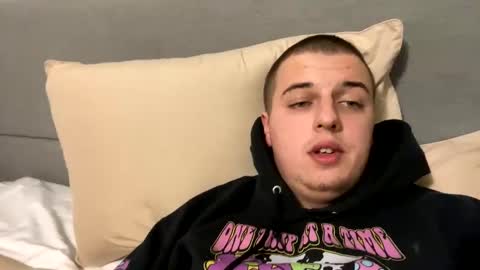 Snapshot of stepbro18 chatting on January 2025 11:16:01 PM Honestly Im a slut I have a high sex drive and I love talking to people off this platform online show from January 2025 11:16:01 PM