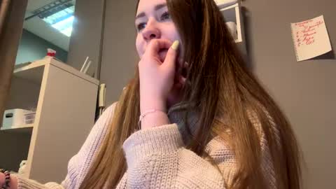 Snapshot of steph_sweet chatting on December 2024 12:37:02 AM Emma online show from December 2024 12:37:02 AM