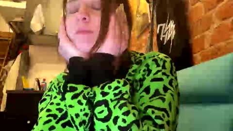 Snapshot of steph_sweet chatting on January 2025 10:58:02 PM Emma online show from January 2025 10:58:02 PM